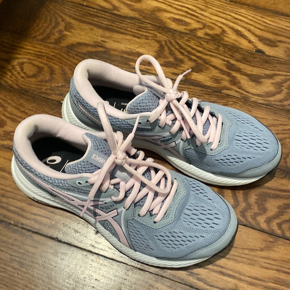 ASICS everyday comfort sneaker